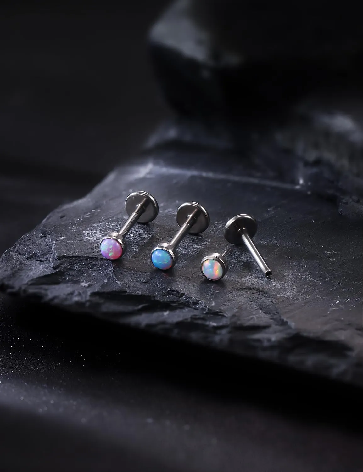 20G 18G 16G Titanium Threadless Flat Back Earrings Nose Ring Studs Tragus Labret Medusa Piercing Jewelry G23 Monroe Lip Ring Snake Bite Forward Helix Conch Cartilage Earrings Piercing Jewelry