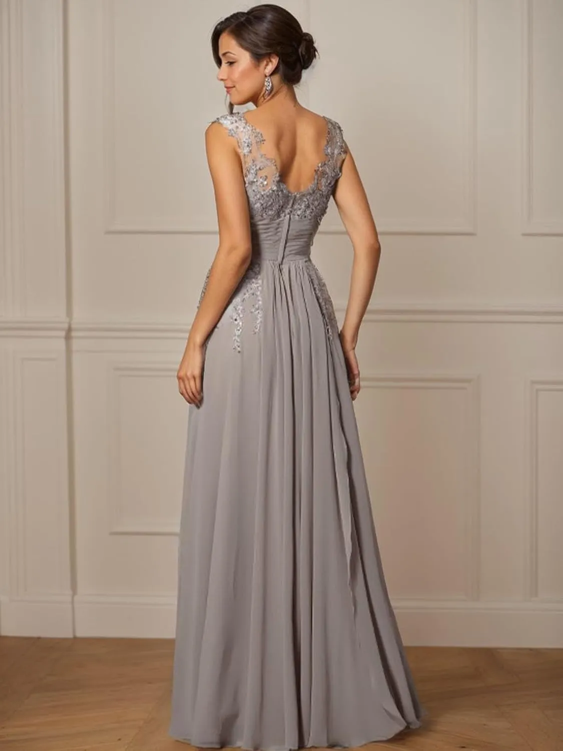 A-Line/Princess Elegant Mother of The Bride Dress Luxury Formal Evening Dress Chiffon Floor-Length Scoop Sleeveless