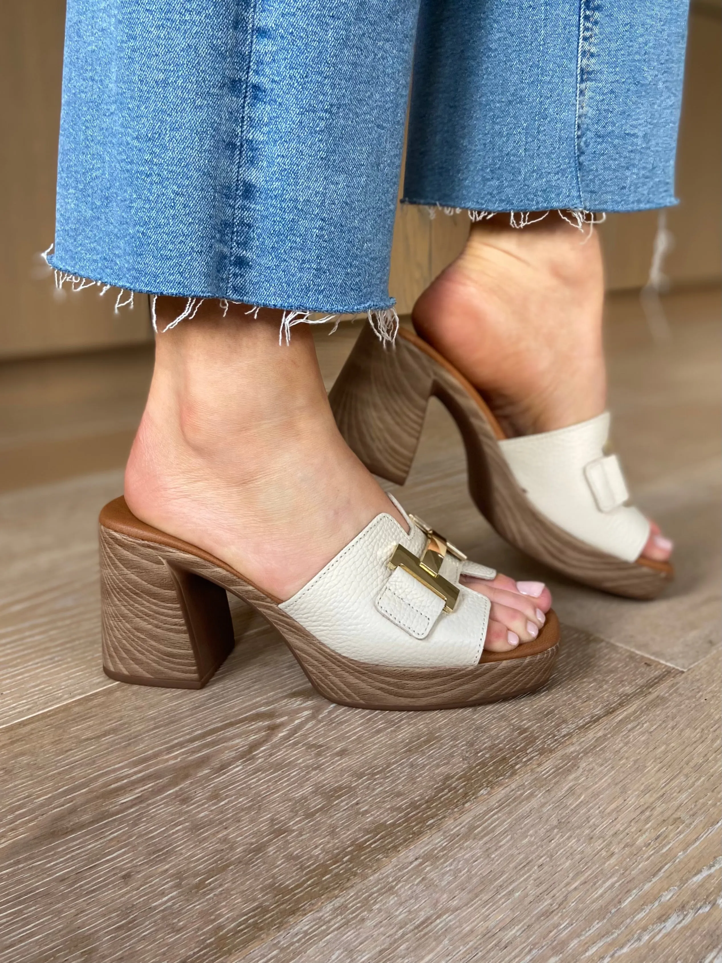 Block Heel Sandal - Cream