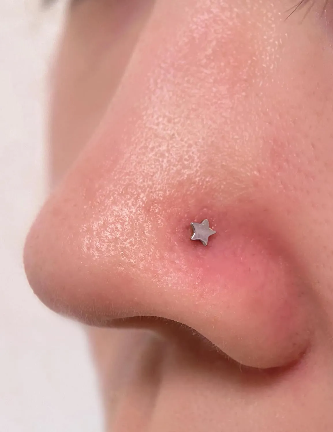 Cisyozi 20G 18G 16G Threadless Push in Nose Rings Studs With Fat Back 316L Surgical Steel Lip Labret Medusa Rings Studs Cartilage Tragus Helix Ear Earring Body Jewelry Piercing for Women Men 7mm Bars