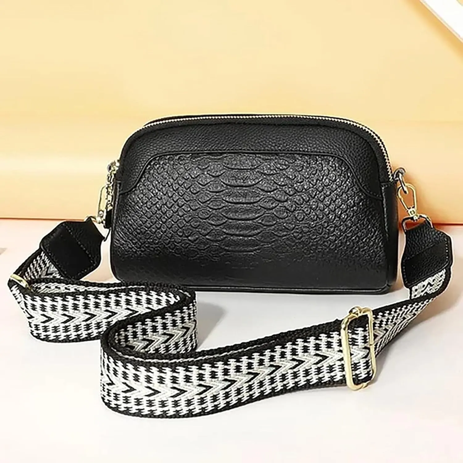 Crossbody Bags for Women Faux Leather Small Shoulder Purse with Adjustable Straps Simple Fashion Square Tote Bag