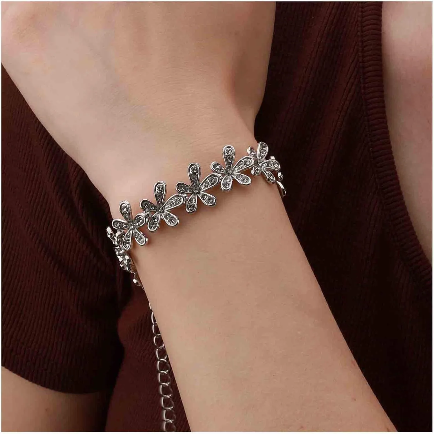 Crystal Daisy Flower Bracelet Boho Rhinestone Wedding Bridal Silver Dazzling Hand Chain Jewelry for Women
