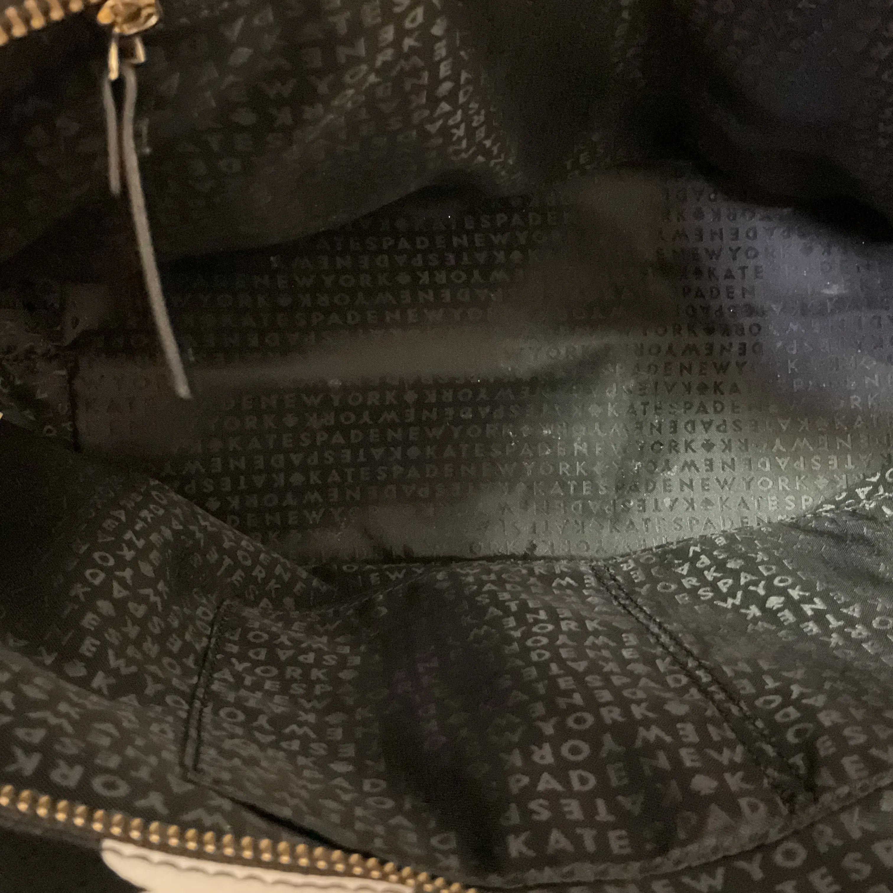 Handbag Designer By Kate Spade In Black & White, Size:Large