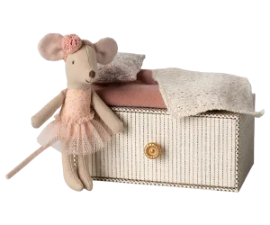 Little Sister Dancing Mouse in Daybed