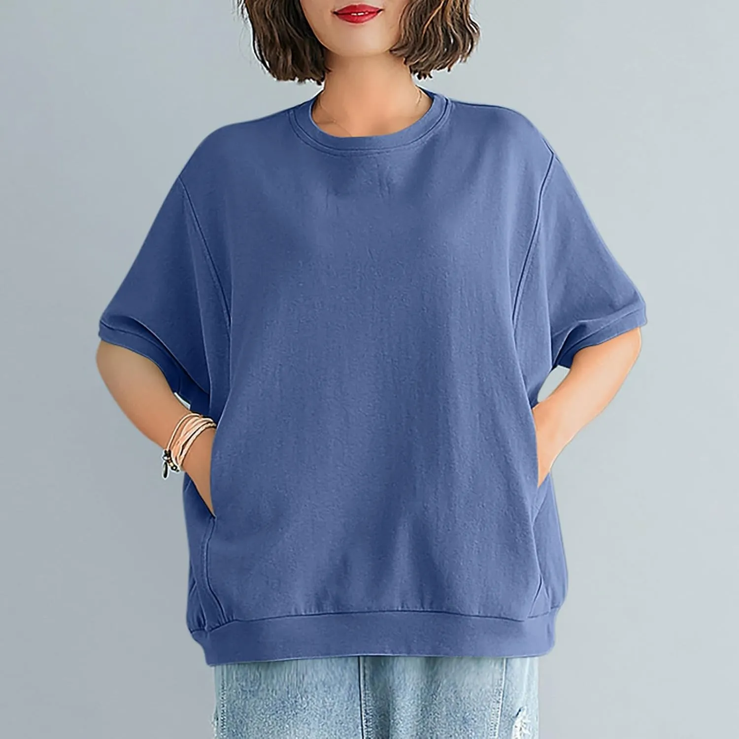 Women's Crew Neck T Shirt Oversized Casual Loose Short Sleeve Tee Summer Athletic Workout Pullover Tops with Pockets