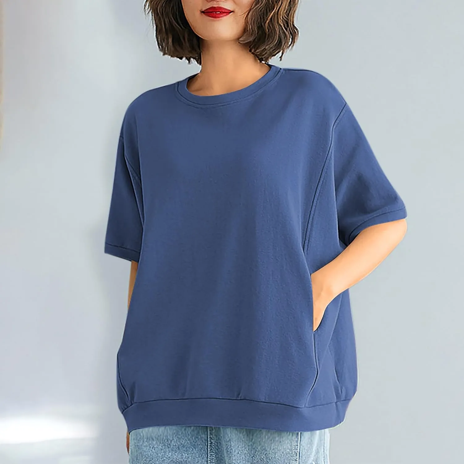 Women's Crew Neck T Shirt Oversized Casual Loose Short Sleeve Tee Summer Athletic Workout Pullover Tops with Pockets