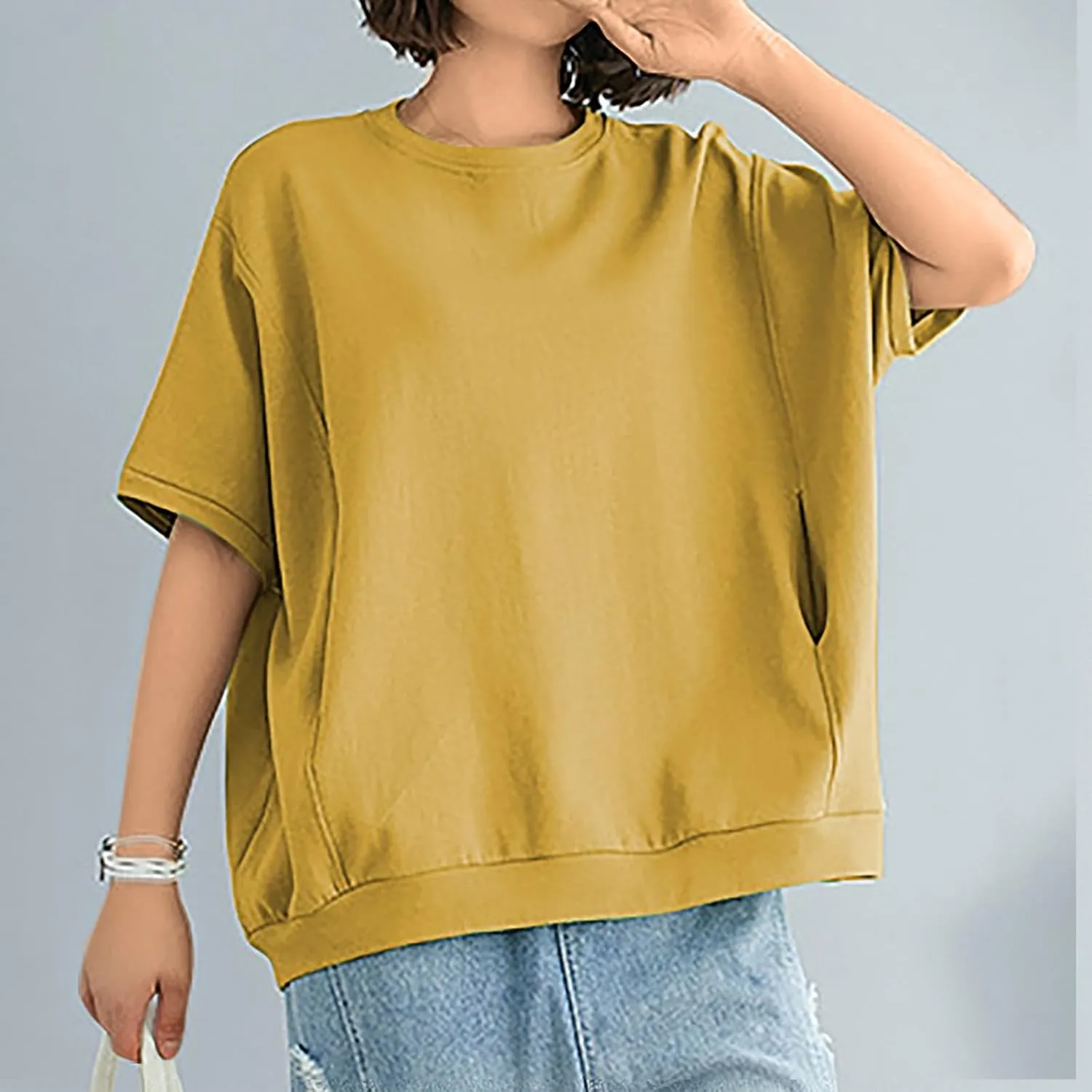 Women's Crew Neck T Shirt Oversized Casual Loose Short Sleeve Tee Summer Athletic Workout Pullover Tops with Pockets
