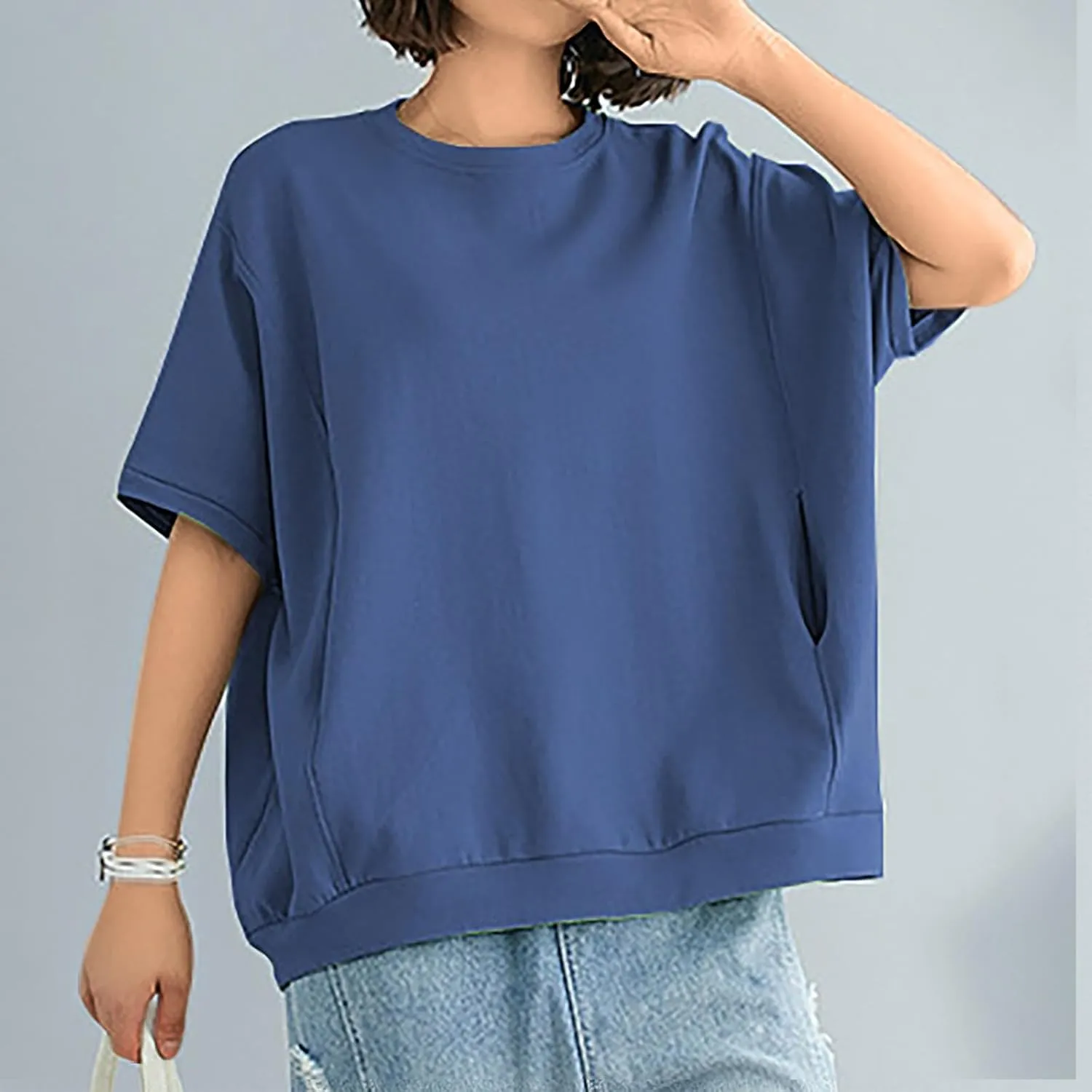 Women's Crew Neck T Shirt Oversized Casual Loose Short Sleeve Tee Summer Athletic Workout Pullover Tops with Pockets