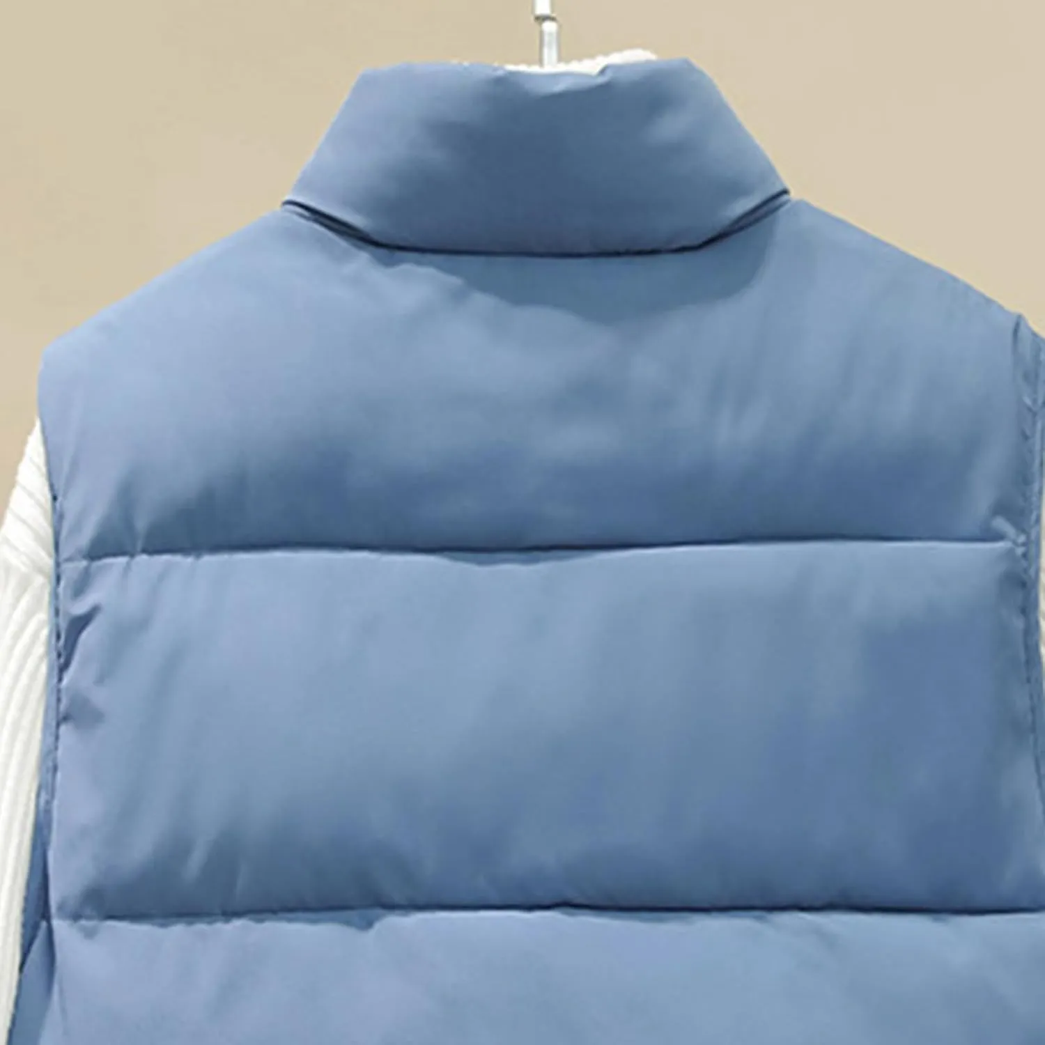 Women's Cropped Puffer Vests Sleeveless Stand Collar Winter Coats Lightweight Quilted Jacket Warm Short Down Coats Vest