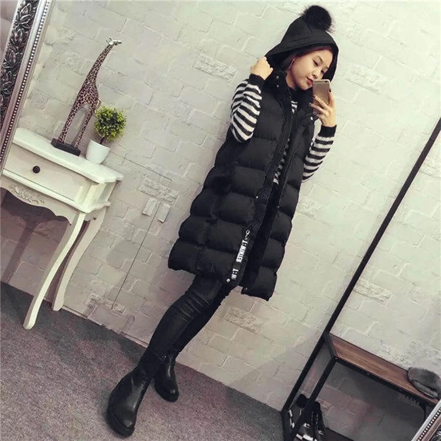 Womens Vests Outerwear Jacket Hooded Windproof Winter Coat with Recycled Insulation Down Jacket Coats with Pockets